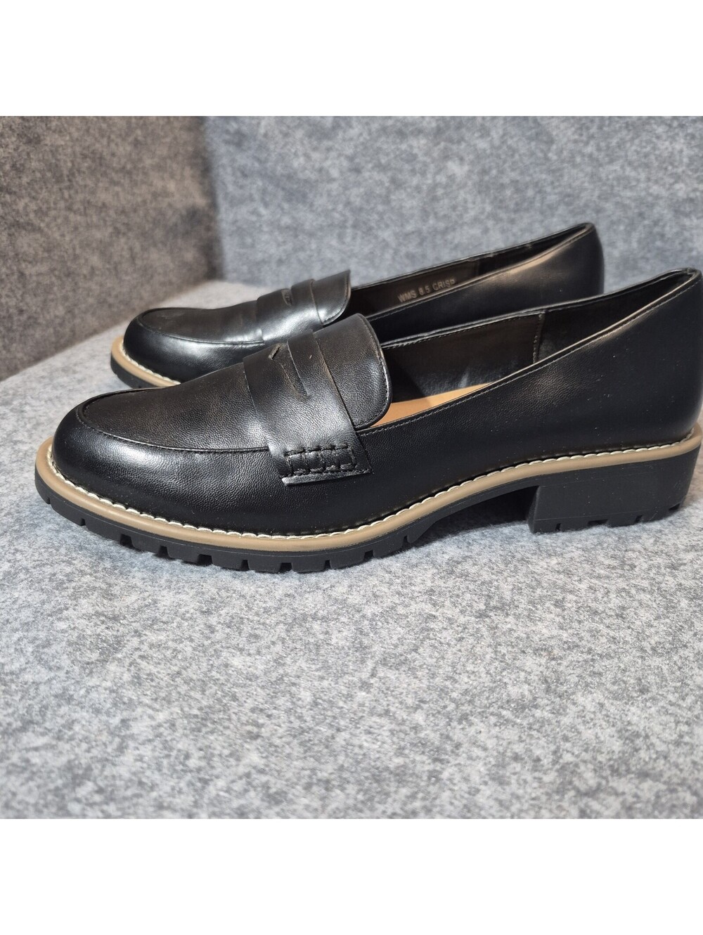 DV Dolce Vita Chrisp Shoes Women's Sz 8.5 Slip On Lug Sole Black Loafers - Picture 3 of 10